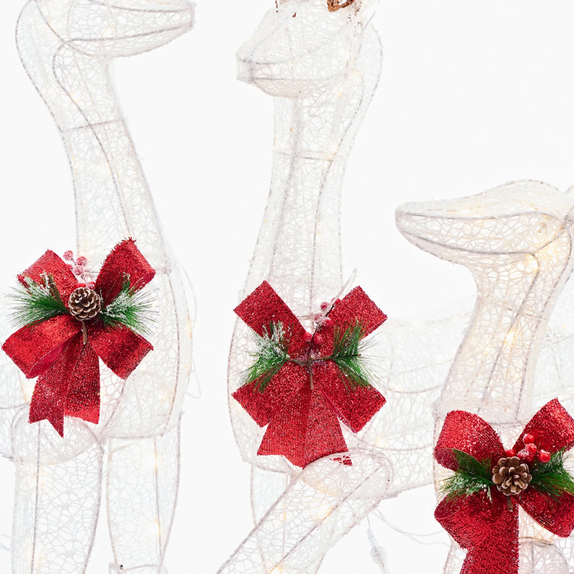 3D & 2D Displays>Christmas World Led Glitter Thread Twinkling Reindeer Family