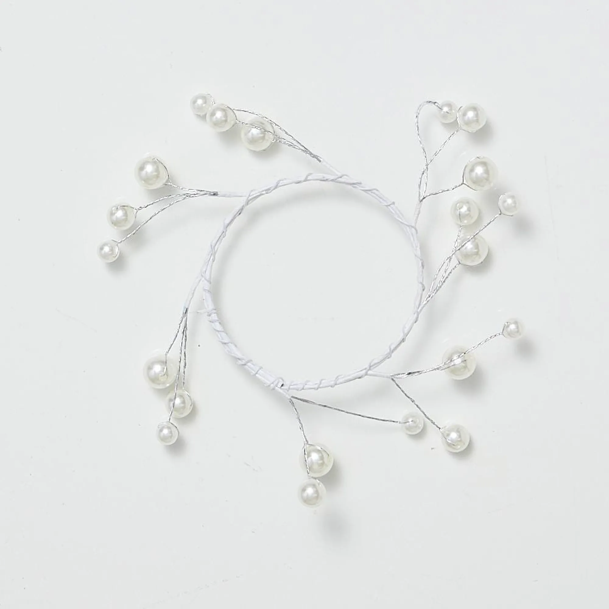 Magical Winter Wonderland>Christmas World White Beaded Candle Wreath